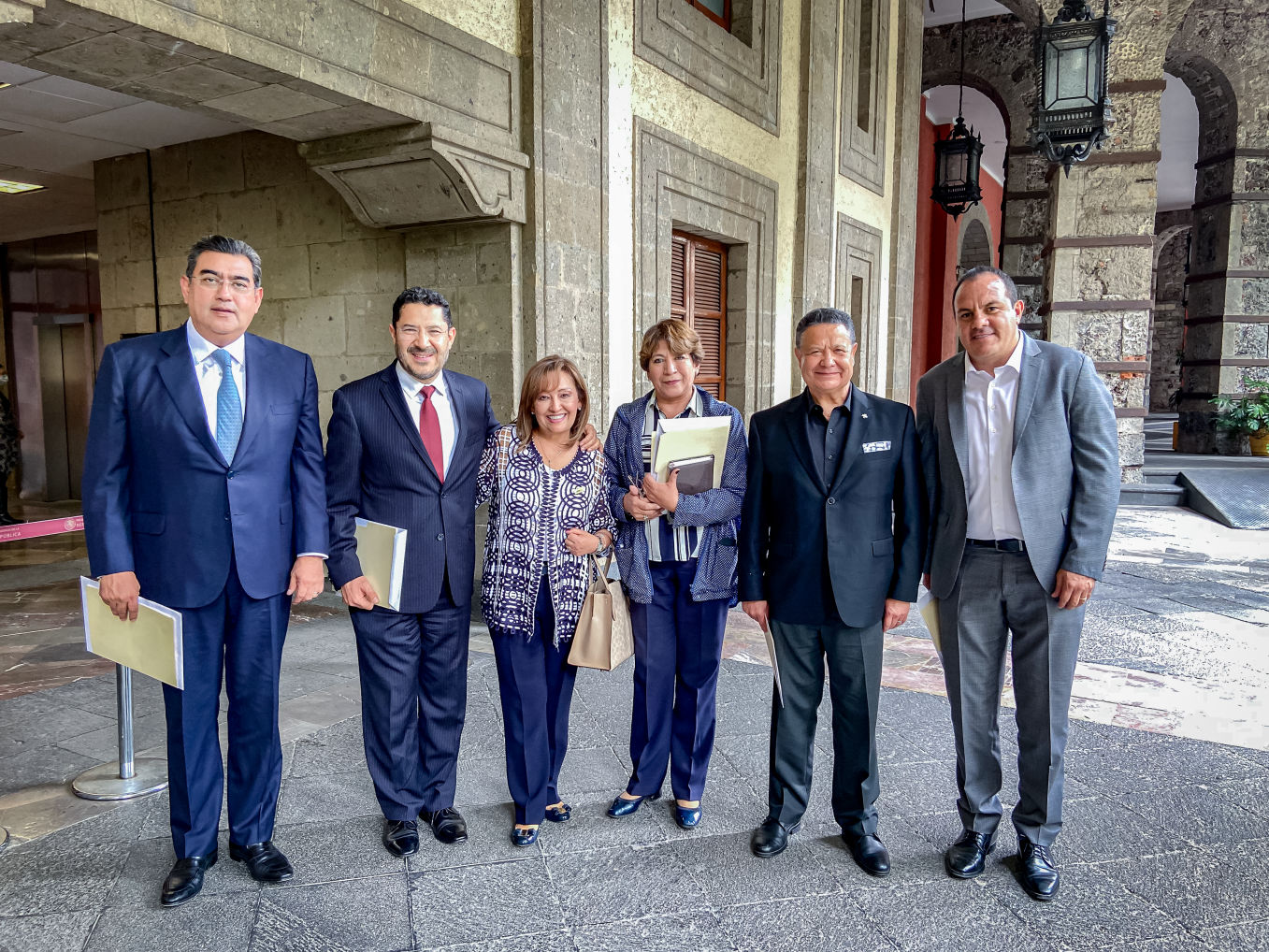 Menchaca en reunión con el presidente AMLO