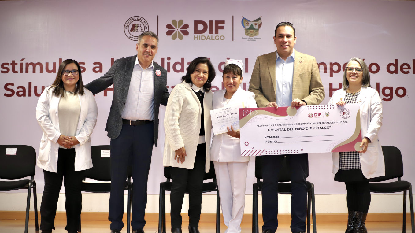 Con entrega de estímulos económicos reconocen labor de personal médico del Hospital del Niño DIFH